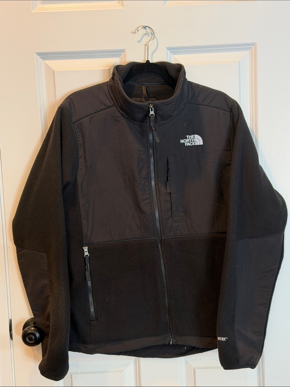 The North Face Black Women’s Retro Denali Jacket in Black Size Large
